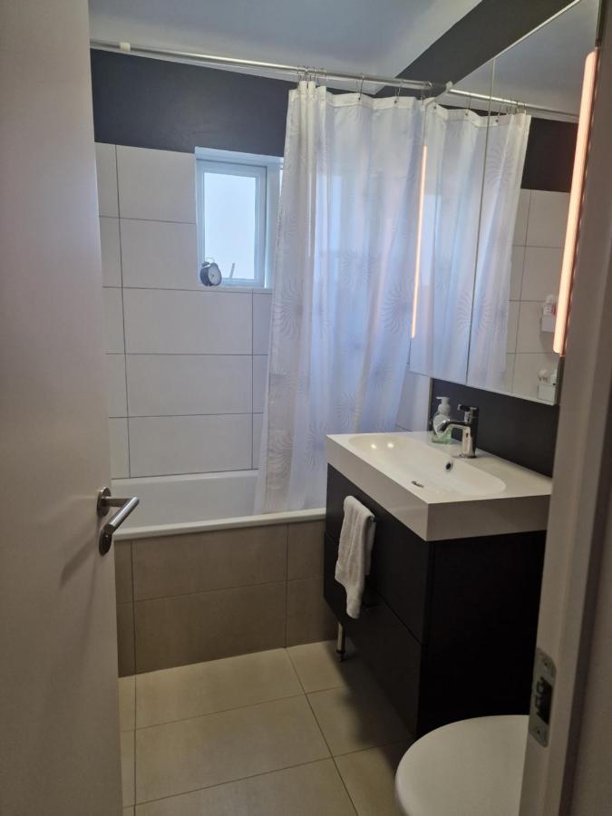 קפלאוויק Sol - S12 Guesthouse מראה חיצוני תמונה
